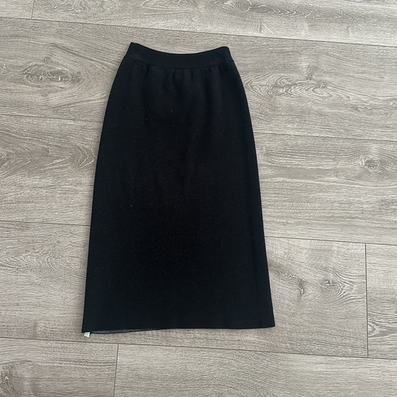 Off white skirt - Picture 2 of 9